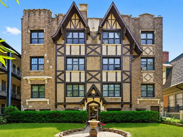 1135 W Lunt Avenue , Unit 202, Chicago, IL 60626