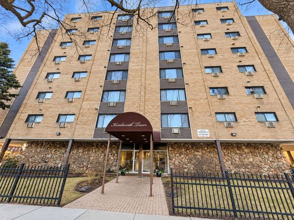 110 N Kenilworth Avenue , Unit 2A, Oak Park, IL 60301