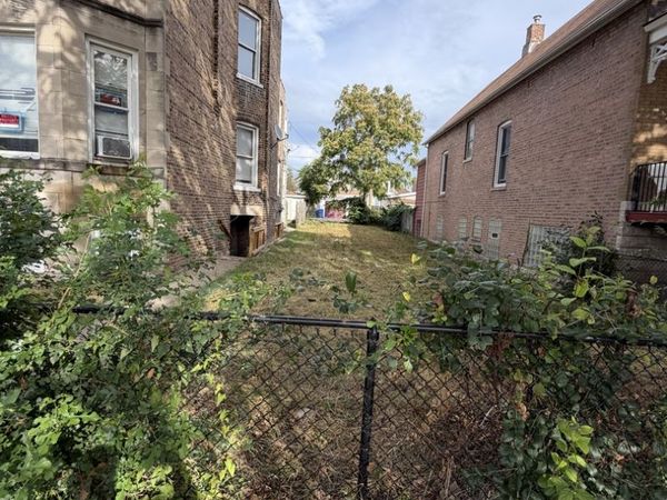 7330 S Champlain Avenue , Chicago, IL 60619