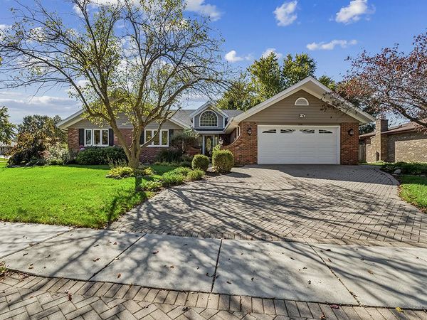 1241 ILLINI Drive , Lockport, IL 60441