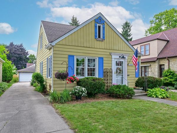 2361 N 82nd STREET, Wauwatosa, WI 53213