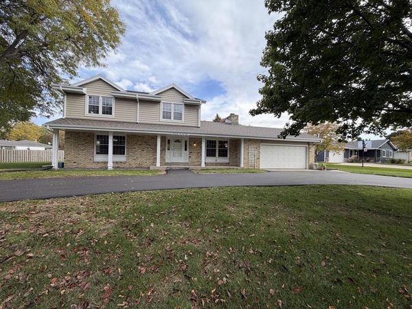 N106W16741 Old Farm ROAD, Germantown, WI 53022