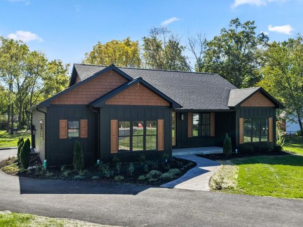 121 Glenwood DRIVE, Delavan, WI 53115
