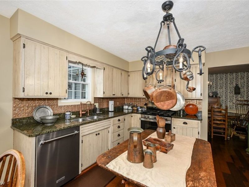 2037 54th Street NE, Canton, OH 44705 Photo 11