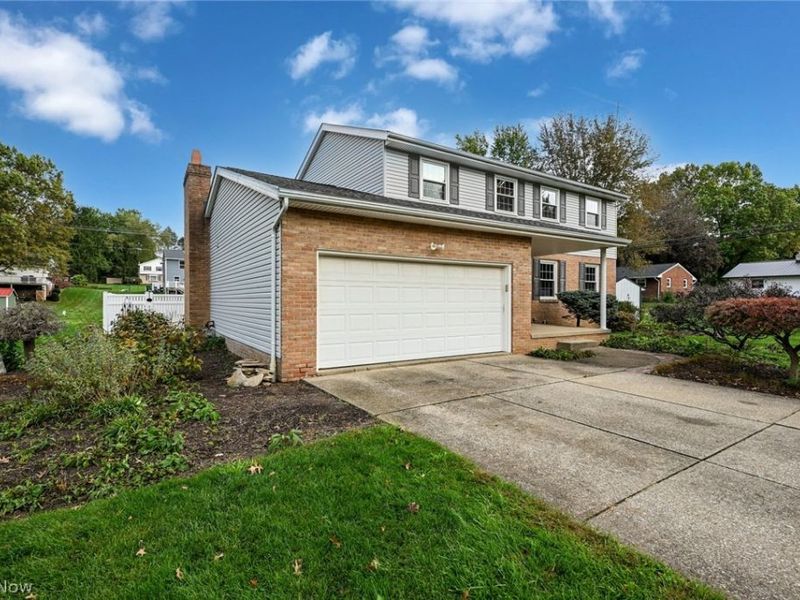 2037 54th Street NE, Canton, OH 44705 Photo 4