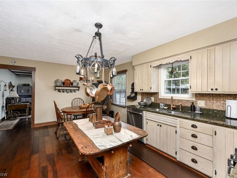 2037 54th Street NE, Canton, OH 44705 Photo 9
