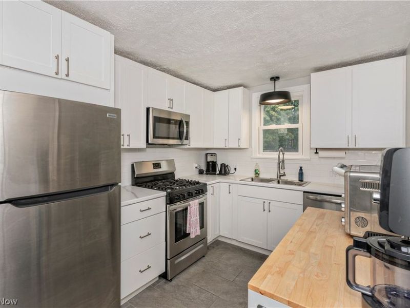 1127 Gordon Road, Lyndhurst, OH 44124 Photo 8
