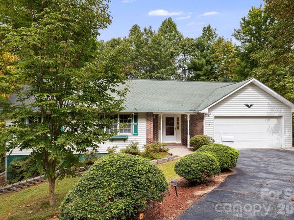 103 Tarragon Place , Flat Rock, NC 28731