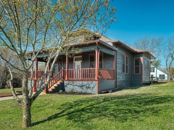 100 S Broad ST , Coupland, TX 78615