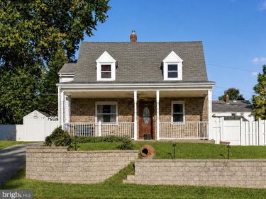 864 CRICKET ROAD, SECANE, PA 19018