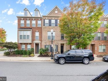 8883 CHERRY STREET, MANASSAS, VA 20110
