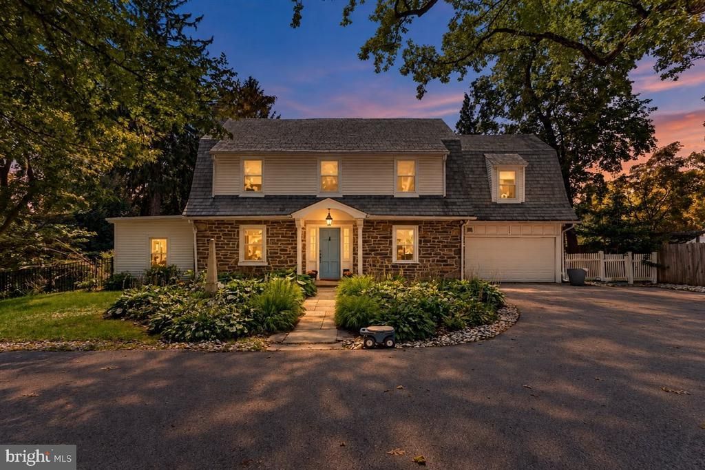 1216 MONTGOMERY AVENUE , NARBERTH, PA 19072
