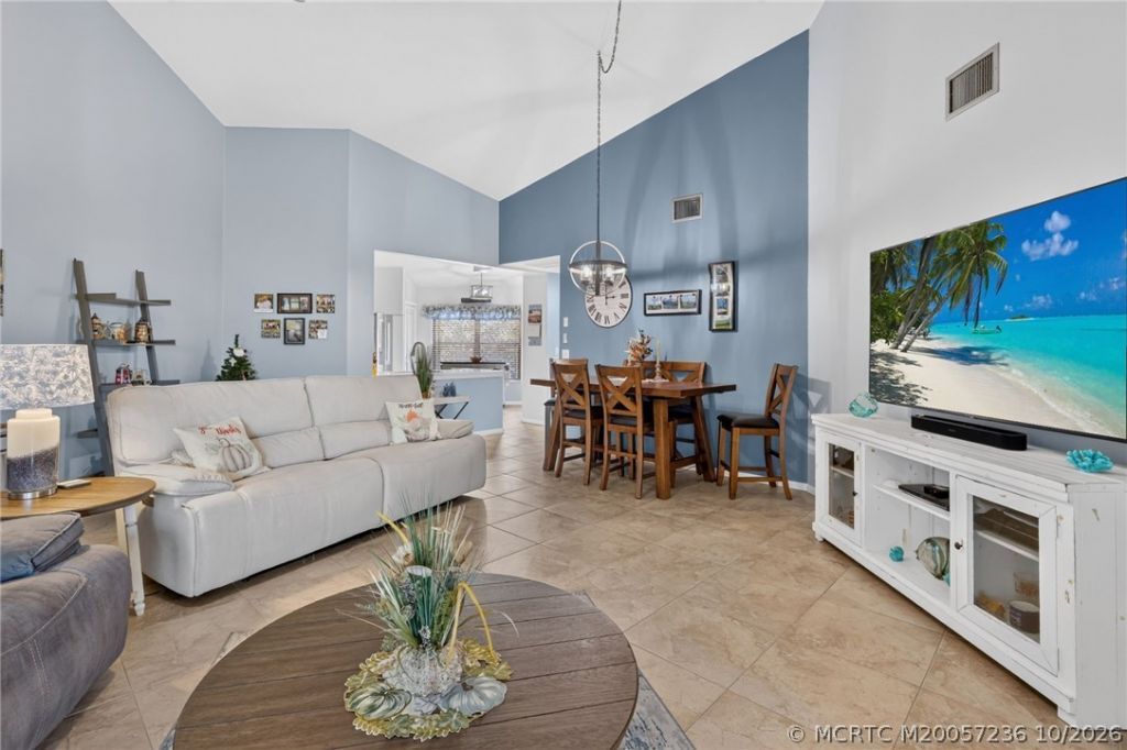6070 SE Martinique Drive , Unit 202, Stuart, FL 34997 Photo