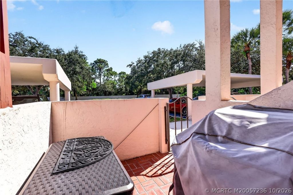 6070 SE Martinique Drive , Unit 202, Stuart, FL 34997 Photo