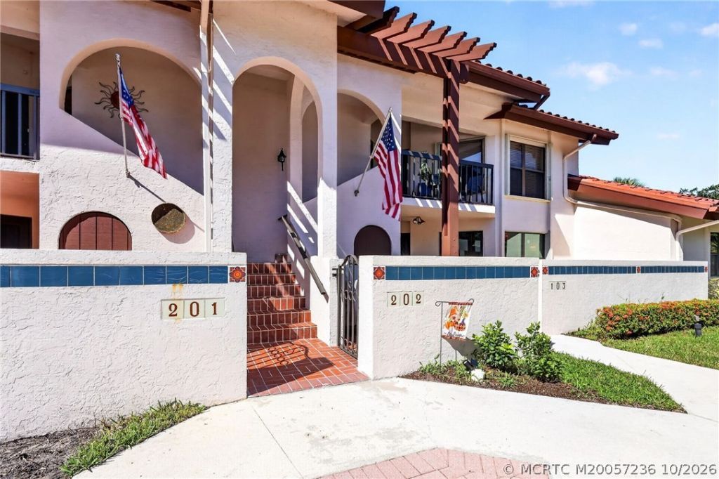 6070 SE Martinique Drive , Unit 202, Stuart, FL 34997 Photo