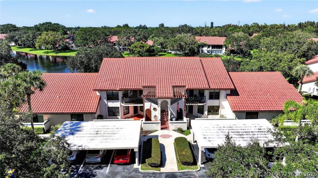 6070 SE Martinique Drive , Unit 202, Stuart, FL 34997 Photo