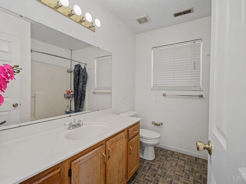 2082 Crest Road, Forest Park, OH 45240 Photo 32