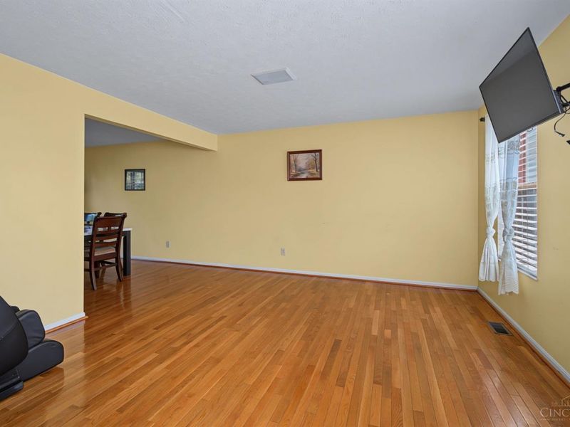 2082 Crest Road, Forest Park, OH 45240 Photo 7