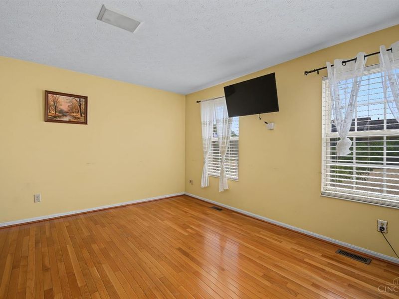 2082 Crest Road, Forest Park, OH 45240 Photo 9
