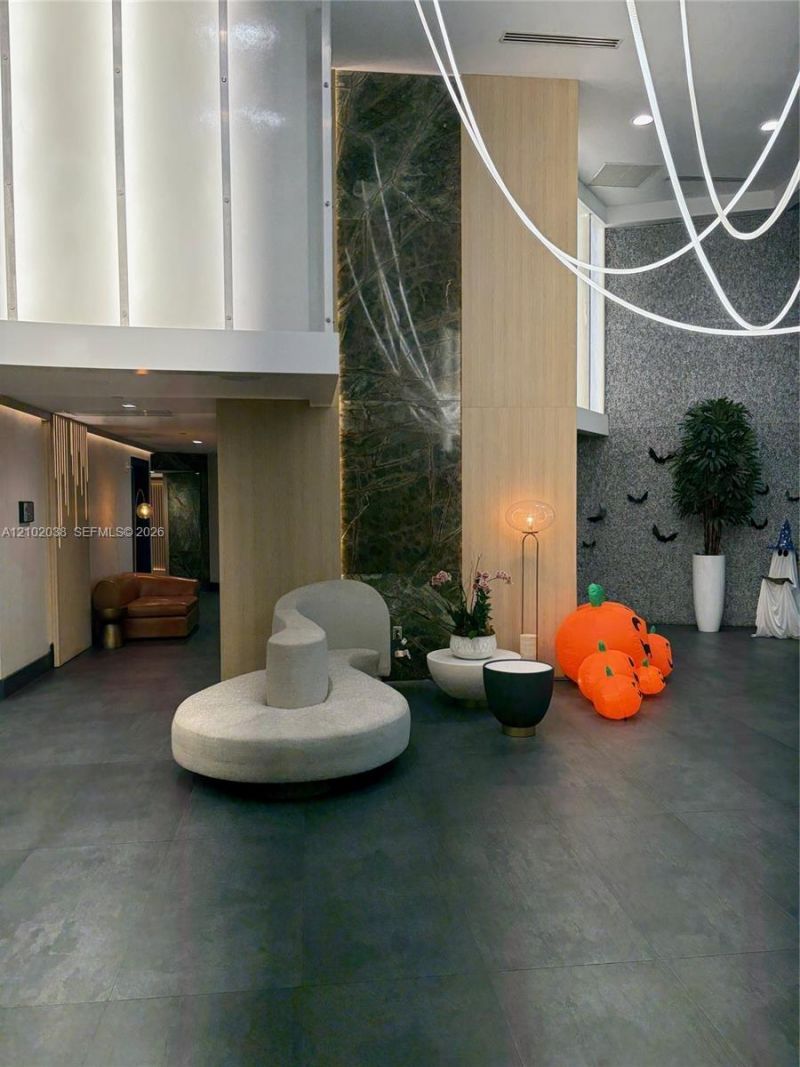 90 SW 3rd St , Unit 2507, Miami, FL 33130 Photo