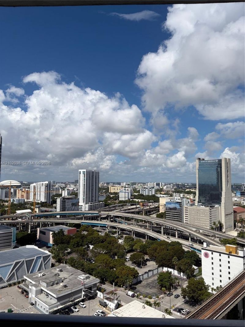 90 SW 3rd St , Unit 2507, Miami, FL 33130 Photo