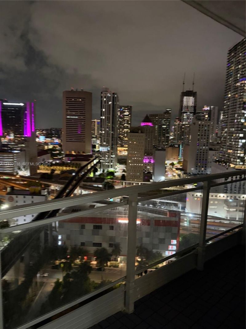 90 SW 3rd St , Unit 2507, Miami, FL 33130 Photo