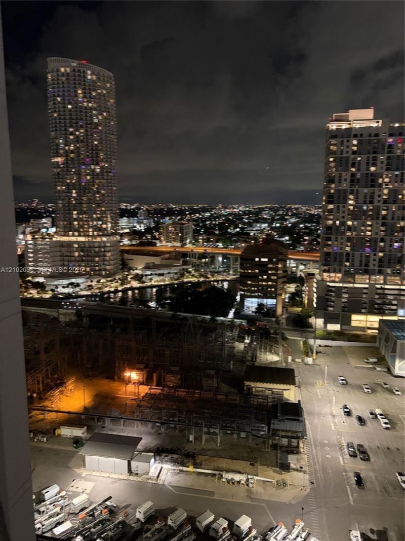90 SW 3rd St , Unit 2507, Miami, FL 33130 Photo