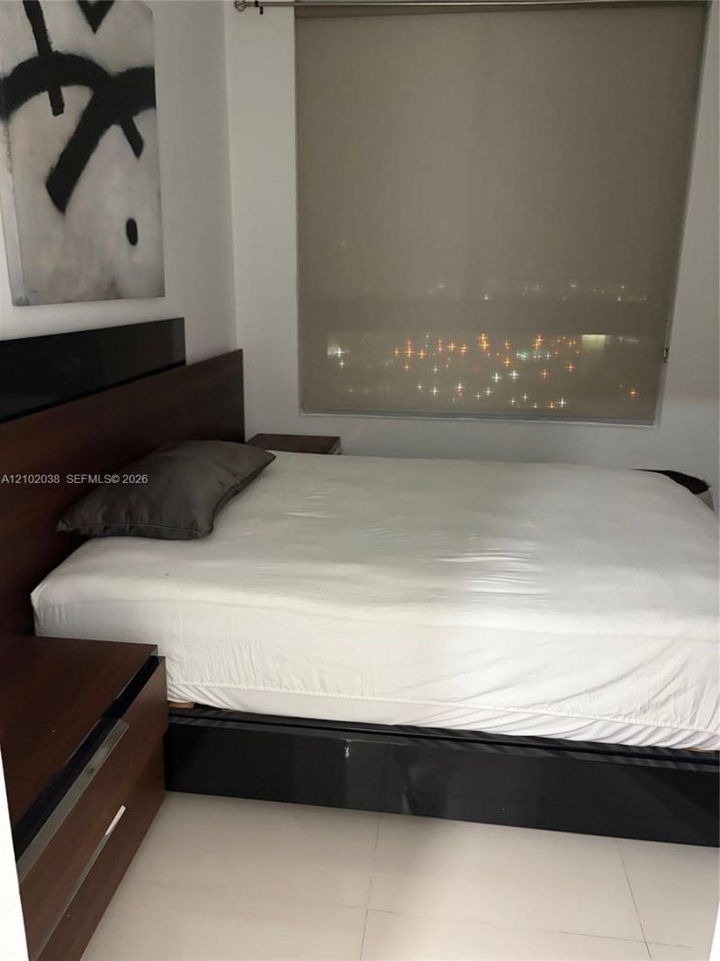 90 SW 3rd St , Unit 2507, Miami, FL 33130 Photo