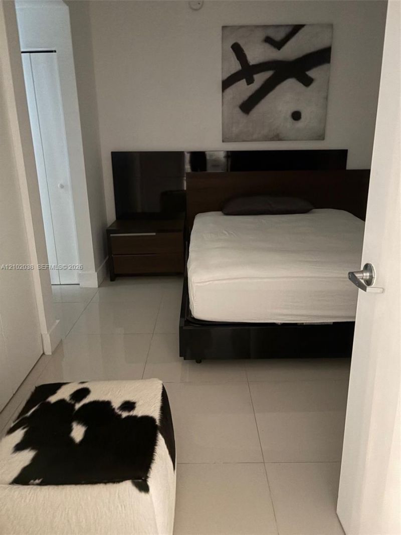 90 SW 3rd St , Unit 2507, Miami, FL 33130 Photo