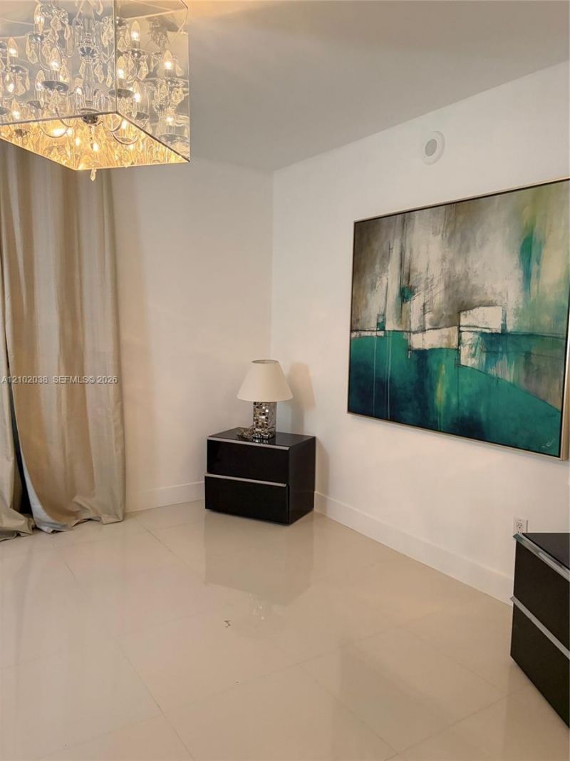 90 SW 3rd St , Unit 2507, Miami, FL 33130 Photo