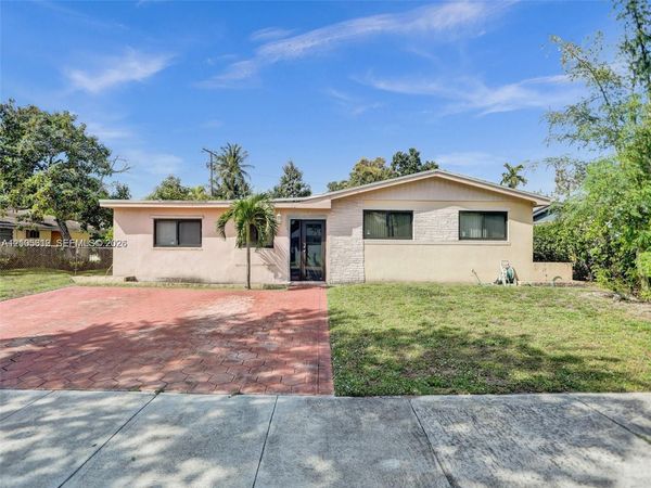 471 NE 180th Dr , North Miami Beach, FL 33162