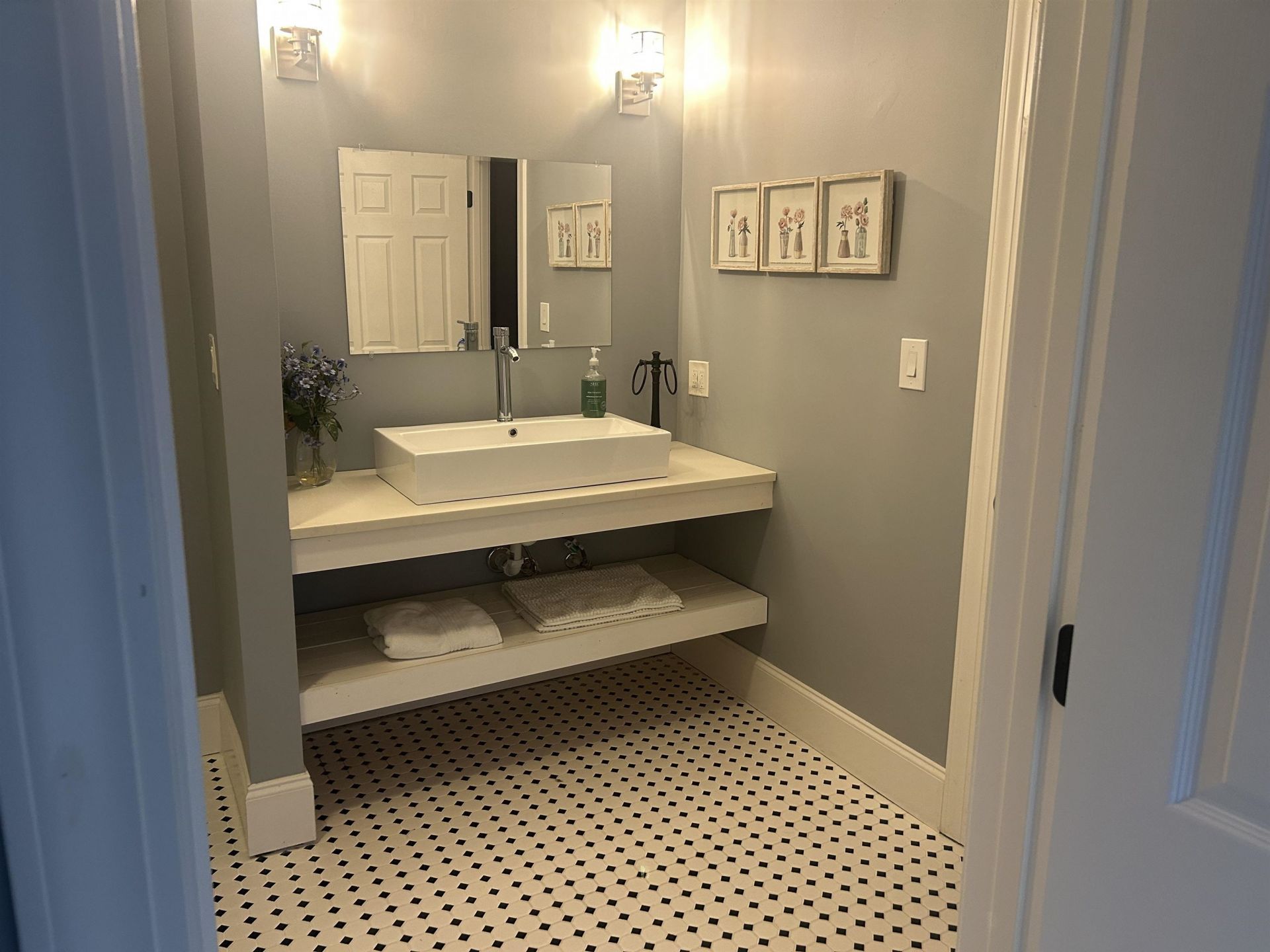 2409 River Rd.  Photo 12