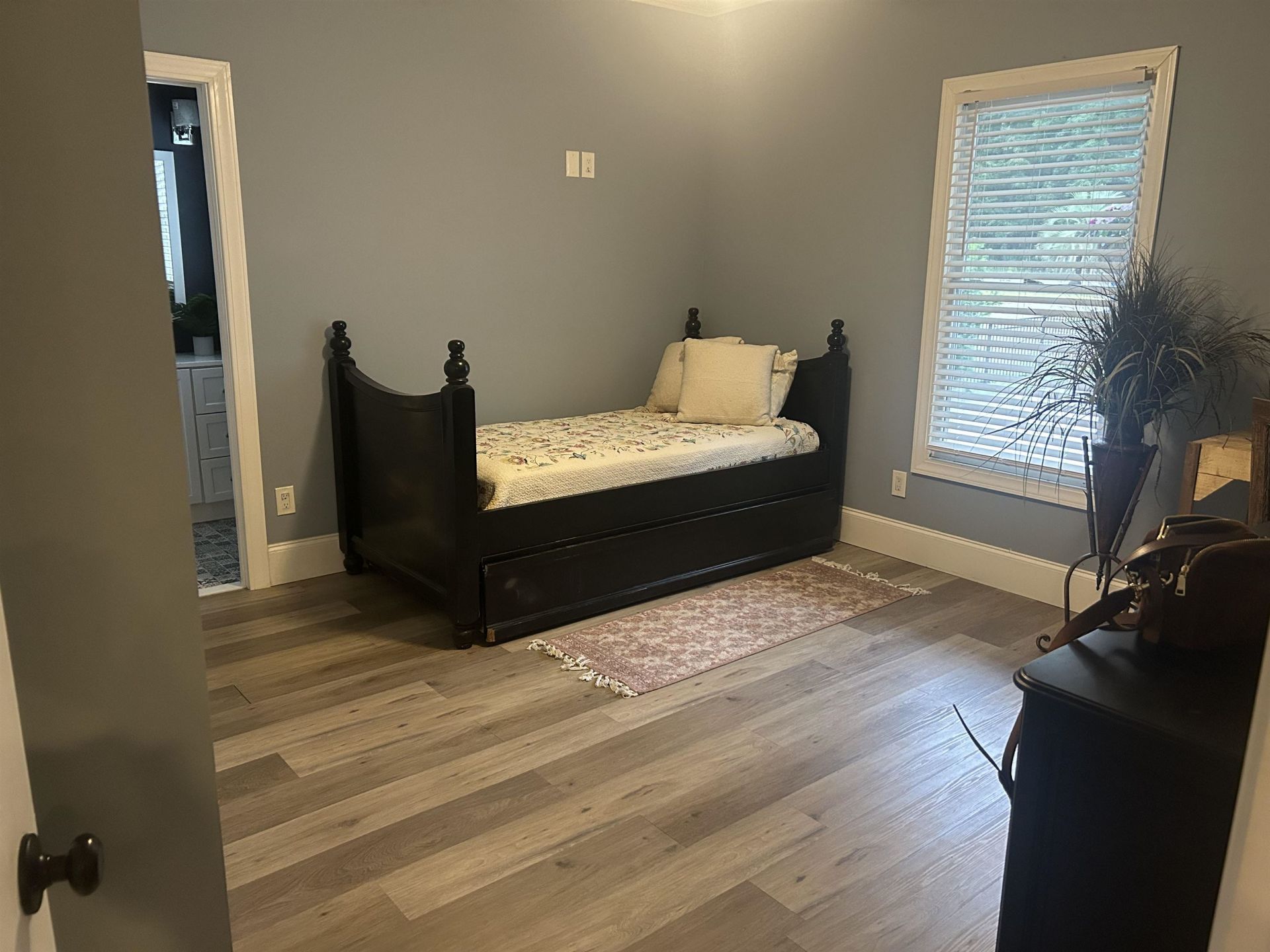 2409 River Rd.  Photo 15