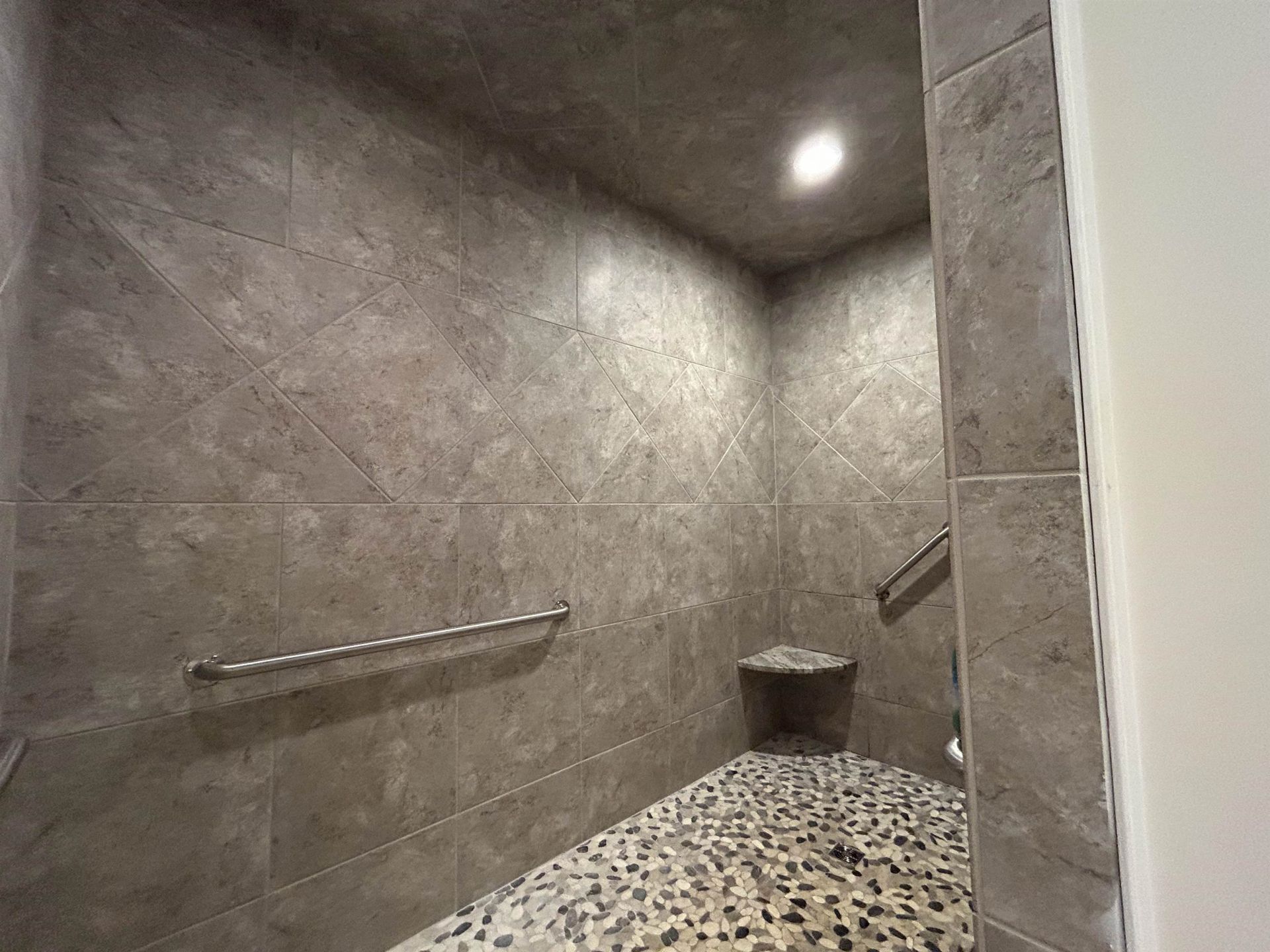 2409 River Rd.  Photo 7