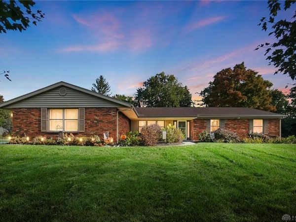 429 Grants Trail, Washington TWP, OH 45459