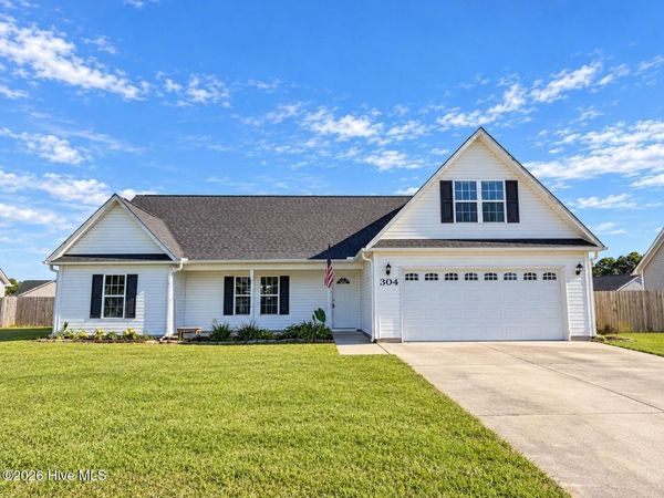 304 Caleb Court , Beulaville, NC 28518