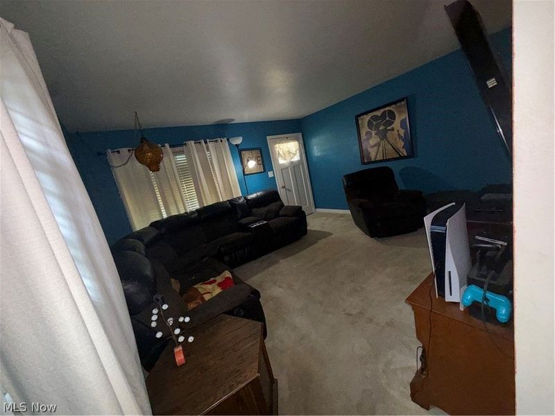 858 Independence Avenue, Akron, OH 44310 Photo 4