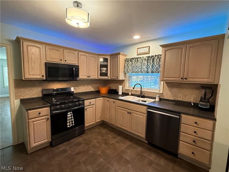 795 Concord Place, Coshocton, OH 43812 Photo 11