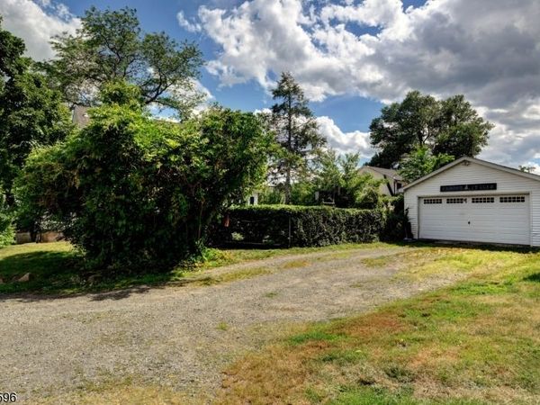 91 Minnisink Rd, Totowa, NJ 07512