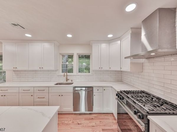 90 Chestnut St, Morristown, NJ 07960