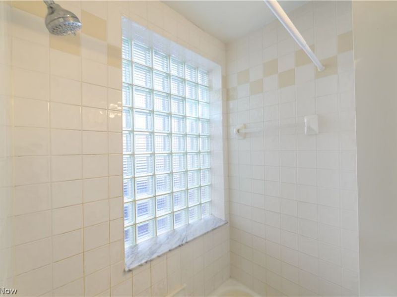 2473 Overlook Road, Unit 8, Cleveland Heights, OH 44106 Photo 17