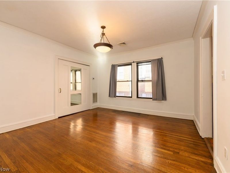 2473 Overlook Road, Unit 8, Cleveland Heights, OH 44106 Photo 8