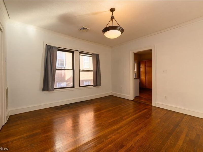 2473 Overlook Road, Unit 8, Cleveland Heights, OH 44106 Photo 9