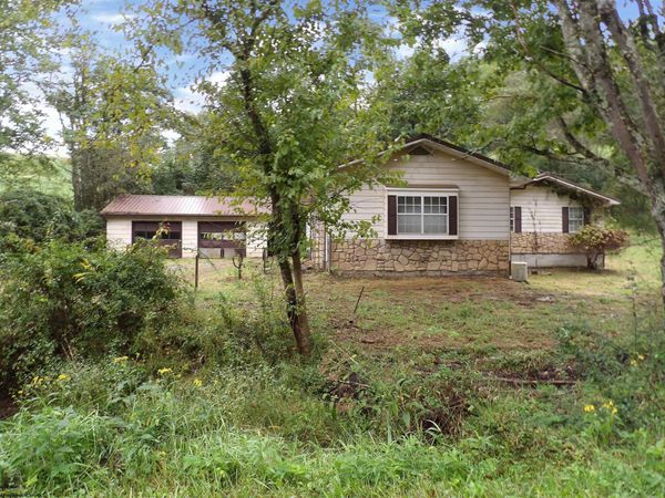 277 Gladys Avenue, Reynoldsville, WV 26422