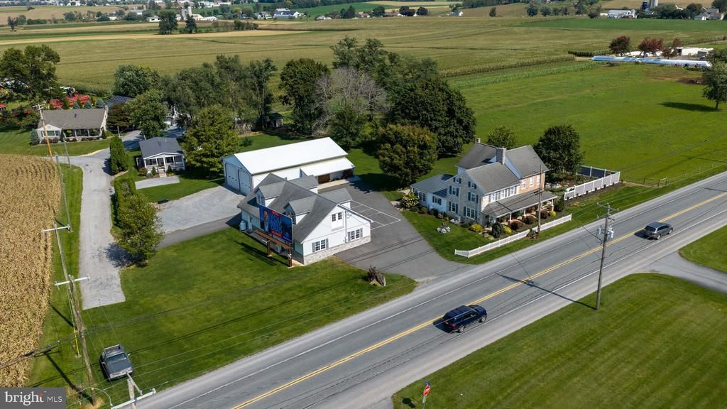 1091 W MAIN STREET , NEW HOLLAND, PA 17557