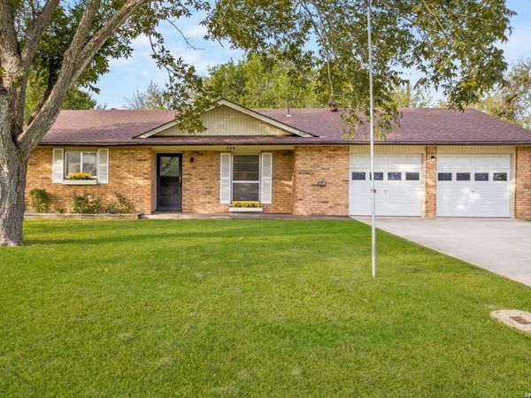 208 BROOK ST, Seguin, TX 78155