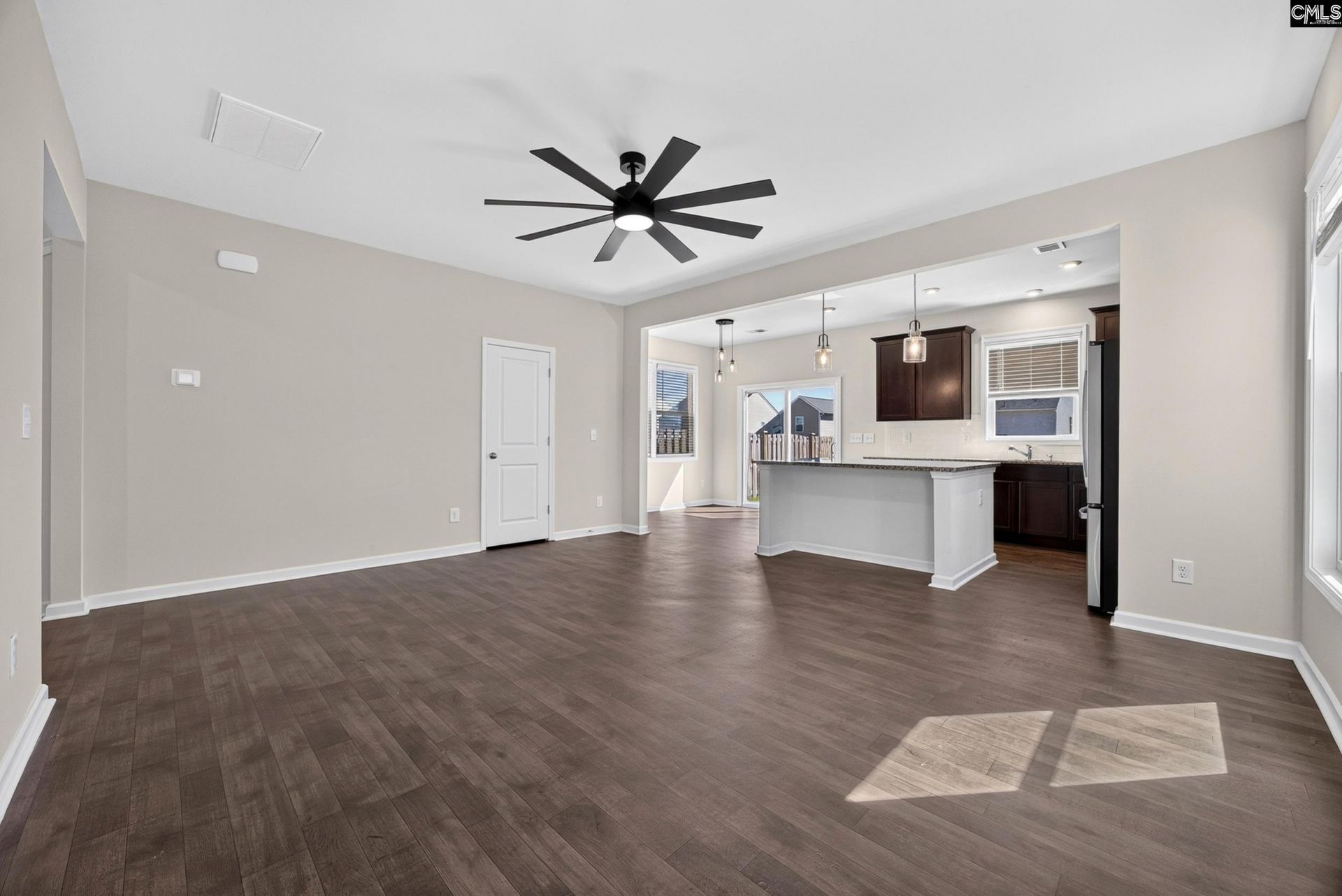 1034 Crescent Moon Loop  Photo 4