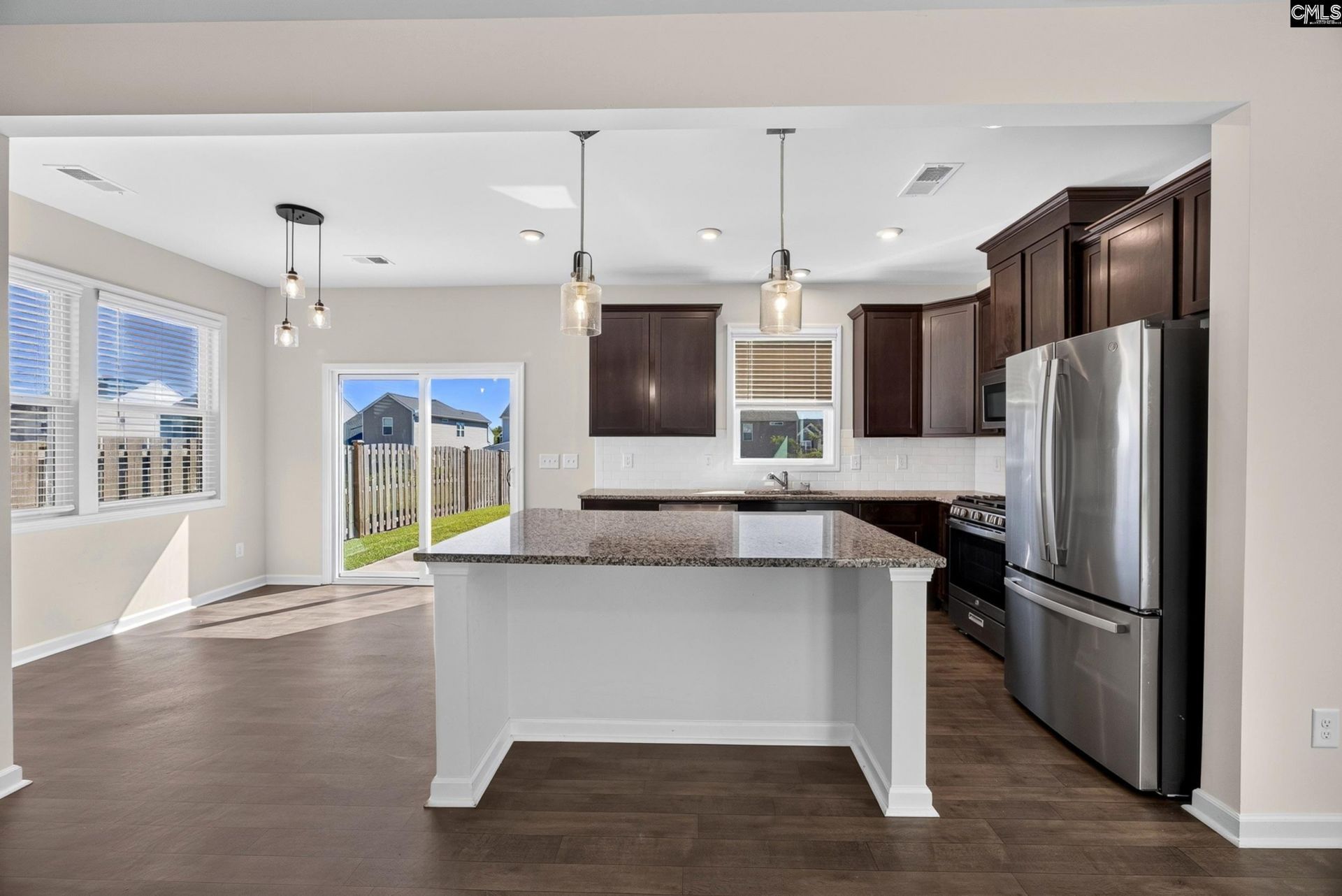 1034 Crescent Moon Loop  Photo 6