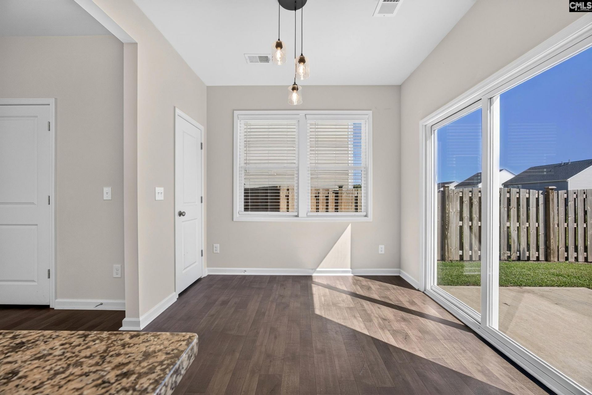 1034 Crescent Moon Loop  Photo 9