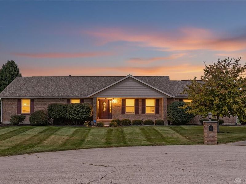 5782 Whispering Wind Drive, Springfield, OH 45504 Photo 1